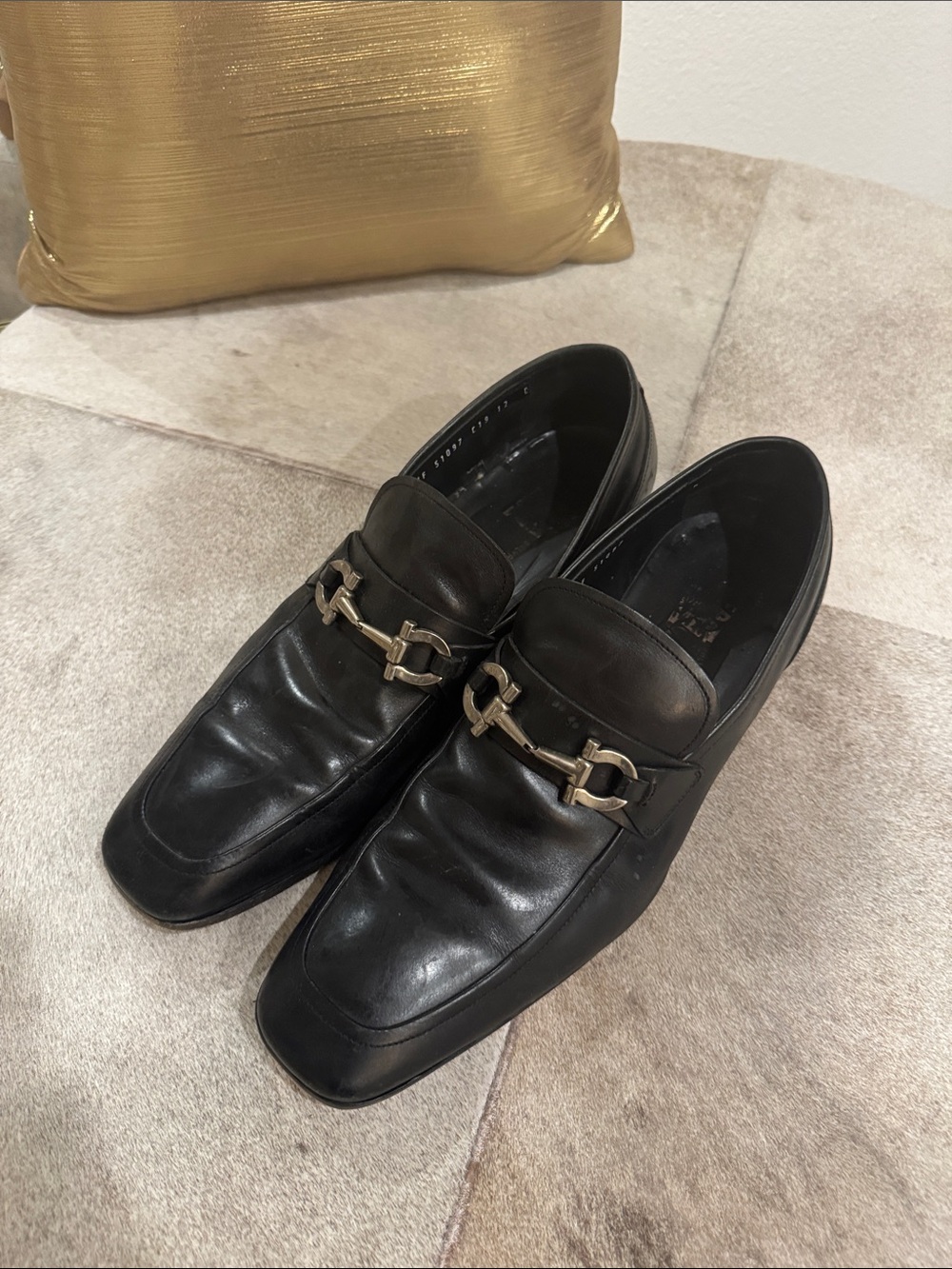 Ferragamo- Men's Black Leather Bit Loafers - Classic Dress Slip-Ons